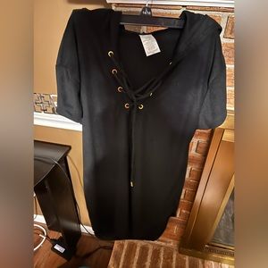 Women’s hooded bathing suit coverup